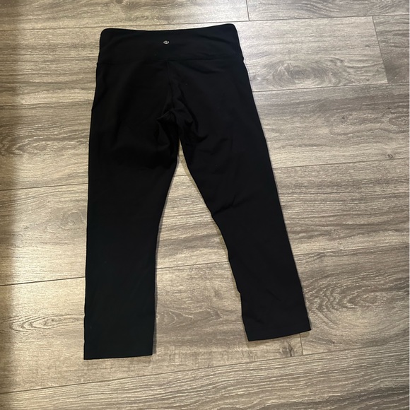 Lululemon Crop Leggings - Picture 2 of 6